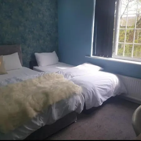 An Exclusive In A In * Leeds (West Yorkshire)